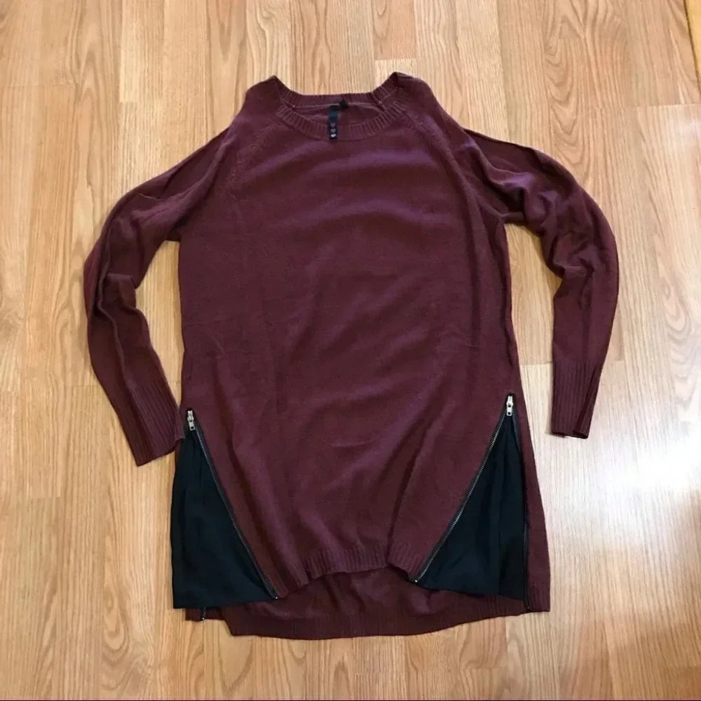 Three Pink Hearts Women's Garnet Cold Shoulder Sweater Zippers Tunic Junior’s L